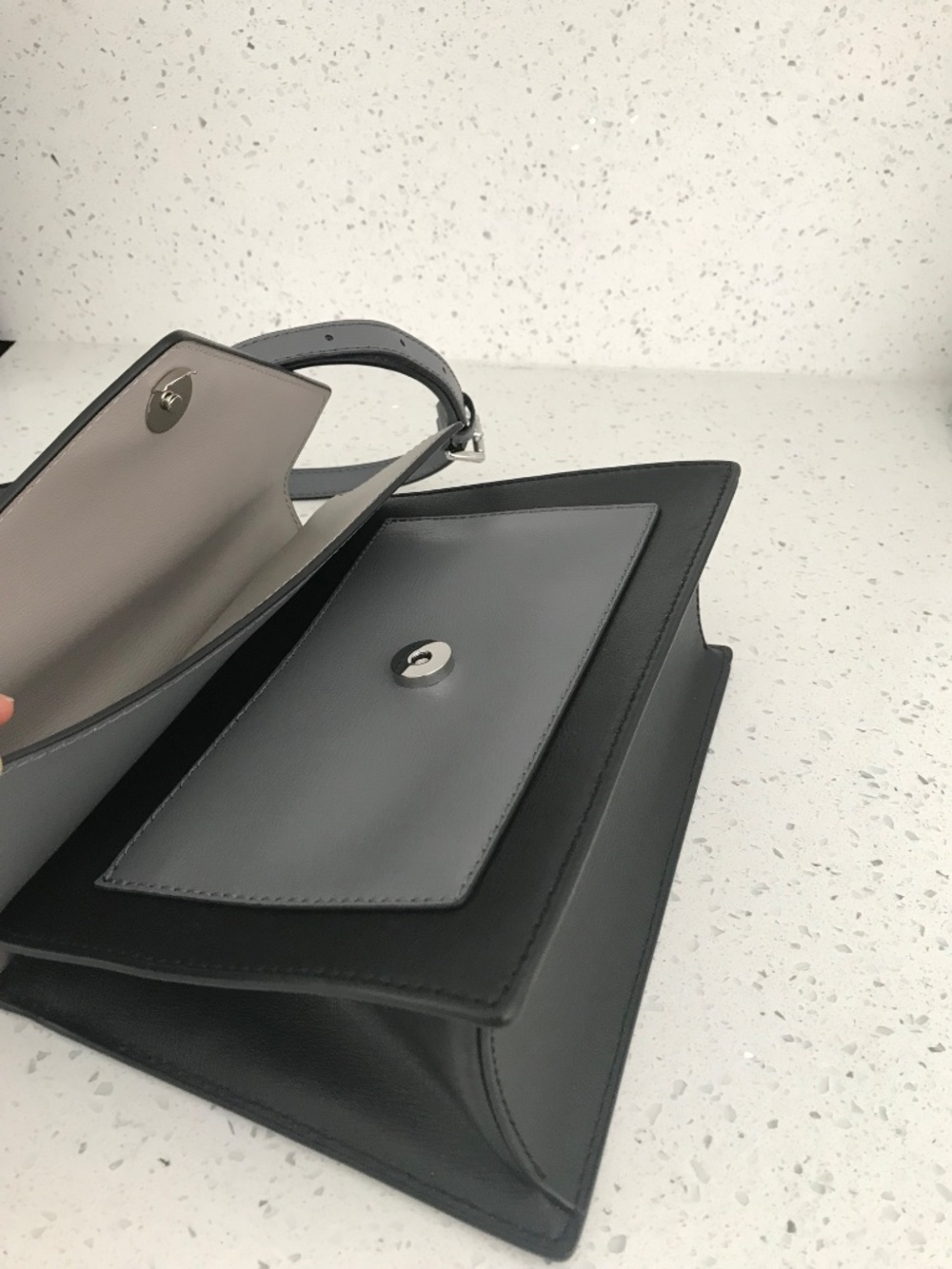 MICHAEL KORKS LUDLOW purse - Picture 5 of 7